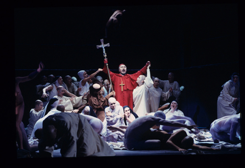 Bulat Minzhilkiev (The Inquisitor), Galina Gorchakova (Renata), Ensemble, The Fiery Angel, Sergei Prokofiev. San Francisco Opera, 1994-95. Photographer: Marty Sohl/San Francisco Opera.