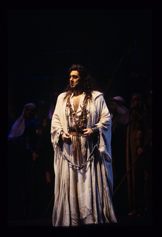 Plácido Domingo (Jean), Chorus, Hérodiade, Jules Massenet. San Francisco Opera, 1994-95. Photographer: Marty Sohl/San Francisco Opera.