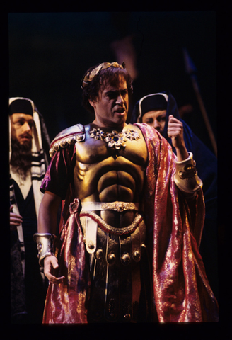 Hector Vásquez (Vitellius), Chorus, Hérodiade, Jules Massenet. San Francisco Opera, 1994-95. Photographer: Marty Sohl/San Francisco Opera.