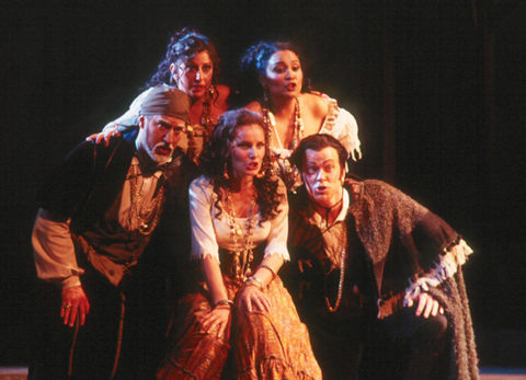 Philip Horst (Le Dancaïre), Mariselle Martinez (Mercédès), Marina Domashenko (Carmen), Donita Volkwijn (Frasquita), Brian Anderson (Le Remendado), Carmen, Georges Bizet. San Francisco Opera, 2001-02. Photographer: Ken Friedman/San Francisco Opera.