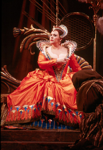 Ruth Ann Swenson (Cleopatra), Giulio Cesare, George Frideric Handel. San Francisco Opera, 2001-02. Photographer: Ken Friedman/San Francisco Opera.