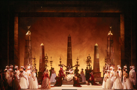 Ensemble, Giulio Cesare, George Frideric Handel. San Francisco Opera, 2001-02. Photographer: Ken Friedman/San Francisco Opera.