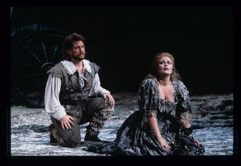 Gregory Kunde (Arturo), June Anderson (Elvira), I Puritani, Vincenzo Bellini. San Francisco Opera, 1993-94. Photographer: Marty Sohl/San Francisco Opera.