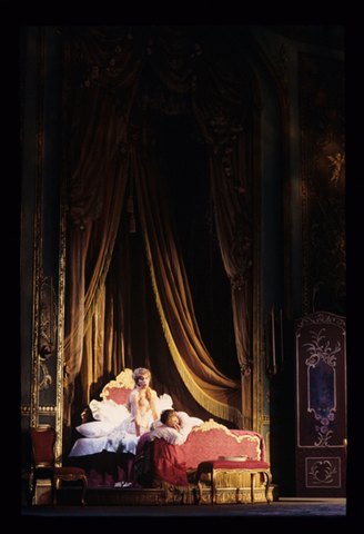 Felicity Lott (The Marschallin), Frederica von Stade (Octavian), Der Rosenkavalier, Richard Strauss. San Francisco Opera, 1992-93. Photographer: Marty Sohl/San Francisco Opera.