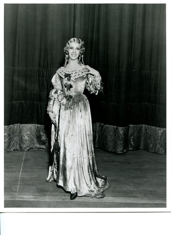 Lucia di Lammermoor, Gaetano Donizetti. San Francisco Opera, 1932. Photographer: Lawrence B. Morton/San Francisco Opera.