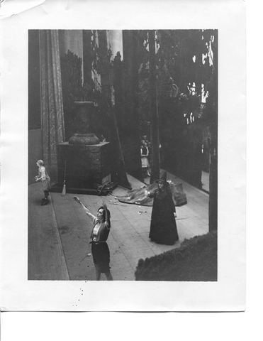 Hänsel und Gretel, Engelbert Humperdinck. San Francisco Opera, 1932. Photographer: Lawrence B. Morton/San Francisco Opera.