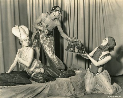 Le Coq d'Or, Nikolai Rimsky-Korsakov. San Francisco Opera, 1933. Photographer: Lawrence B. Morton/San Francisco Opera.