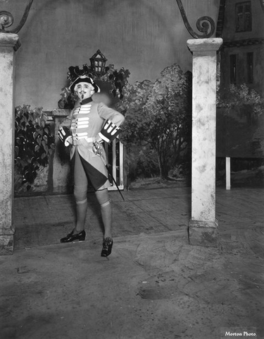 Manon, Jules Massenet. San Francisco Opera, 1933. Photographer: Lawrence B. Morton/San Francisco Opera.