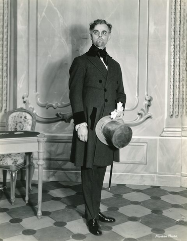 La Traviata, Giuseppe Verdi. San Francisco Opera, 1933. Photographer: Lawrence B. Morton/San Francisco Opera.