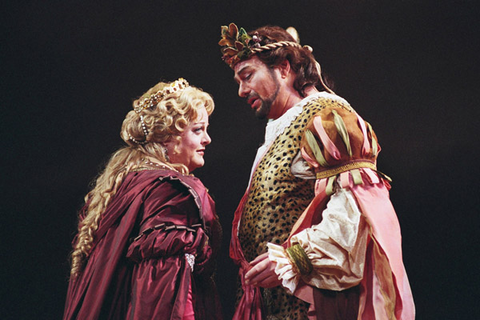 Deborah Voigt (Ariadne), Thomas Moser (Bacchus), Ariadne auf Naxos, Richard Strauss. San Francisco Opera, 2002-03. Photographer: Larry Merkle/San Francisco Opera.