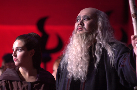 Norah Amsellem (Liù), Attila Jun (Timur), Turandot, Giacomo Puccini. San Francisco Opera, 2002-03. Photographer: Adam Traum/San Francisco Opera.