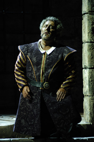 Jon Fredric West (Otello), Otello, Giuseppe Verdi. San Francisco Opera, 2002-03. Photographer: Larry Merkle/San Francisco Opera.