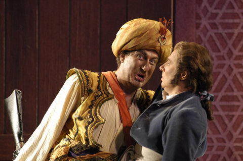 Michael Eder (Osmin), Peter Bronder (Pedrillo), Die Entführung aus dem Serail, Wolfgang Amadeus Mozart. San Francisco Opera, 2002-03. Photographer: Larry Merkle/San Francisco Opera.