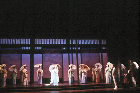 Verónica Villarroel (Cio-Cio-San), Chorus, Madama Butterfly, Giacomo Puccini. San Francisco Opera, 2002-03. Photographer: Ken Friedman/San Francisco Opera.