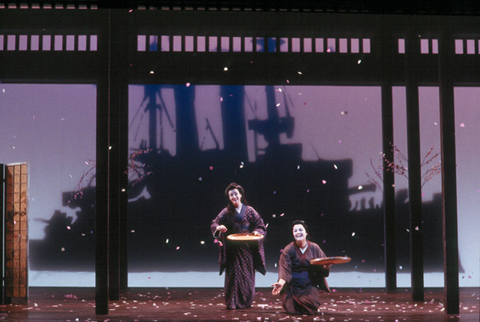 Verónica Villarroel (Cio-Cio-San), Catherine Cook (Suzuki), Madama Butterfly, Giacomo Puccini. San Francisco Opera, 2002-03. Photographer: Ken Friedman/San Francisco Opera.