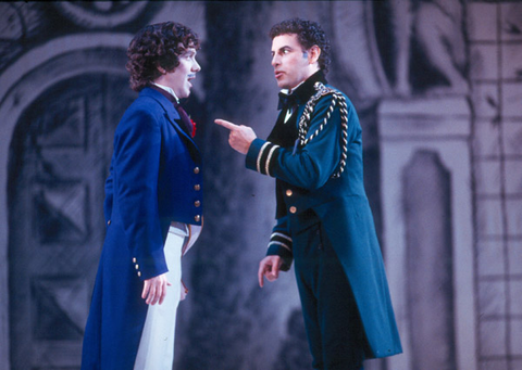 Daniel Belcher (Dandini), Juan Diego Flórez (Don Ramiro), La Cenerentola, Gioachino Rossini. San Francisco Opera, 2002-03. Photographer: Ken Friedman/San Francisco Opera.