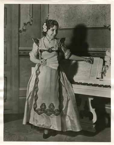 Il Barbiere di Siviglia, Gioachino Rossini. San Francisco Opera, 1935. Photographer: Franklin and Rognon/San Francisco Opera.