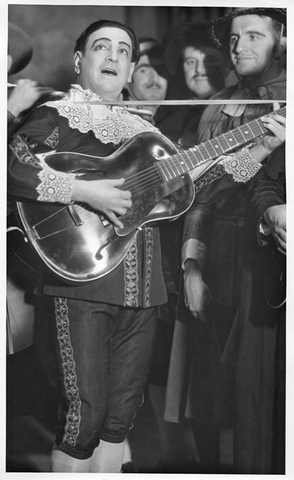 Il Barbiere di Siviglia, Gioachino Rossini. San Francisco Opera, 1935. Photographer: Lawrence B. Morton/San Francisco Opera.