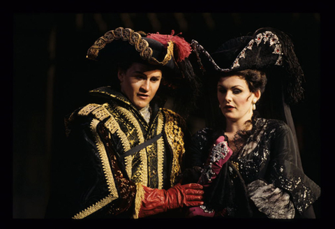 Gregory Turay (Don Ottavio), Monica Colonna (Donna Anna), Don Giovanni, Wolfgang Amadeus Mozart. San Francisco Opera, 1999-2000. Photographer: Ken Friedman/San Francisco Opera.