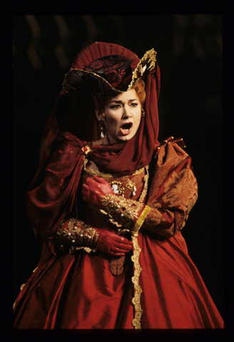 Carol Vaness (Donna Elvira), Don Giovanni, Wolfgang Amadeus Mozart. San Francisco Opera, 1999-2000. Photographer: Ken Friedman/San Francisco Opera.