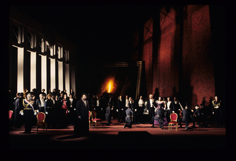 Ensemble, I Vespri Siciliani, Giuseppe Verdi. San Francisco Opera, 1993-94. Photographer: Marty Sohl/San Francisco Opera.