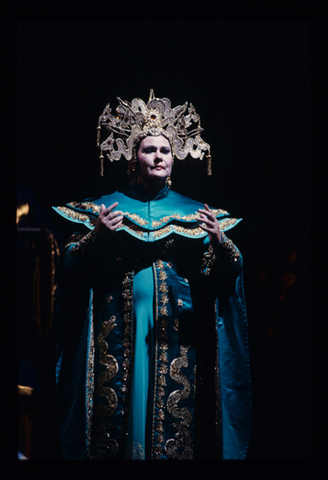 Eva Marton (Princess Turandot), Turandot, Giacomo Puccini. San Francisco Opera, 1993-94. Photographer: Marty Sohl/San Francisco Opera.