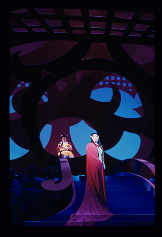 Joseph Frank (Emperor Altoum), Eva Marton (Princess Turandot), Turandot, Giacomo Puccini. San Francisco Opera, 1993-94. Photographer: Marty Sohl/San Francisco Opera.