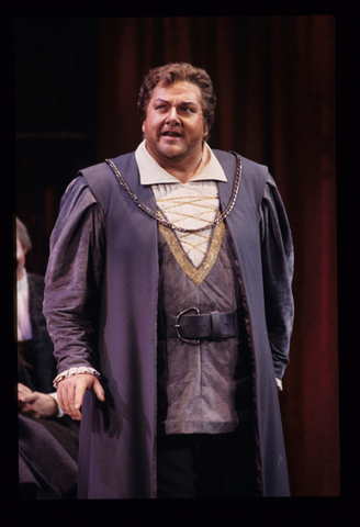 Ben Heppner (Walther von Stolzing), Die Meistersinger von Nürnberg, Richard Wagner. San Francisco Opera, 1993-94. Photographer: Marty Sohl/San Francisco Opera.