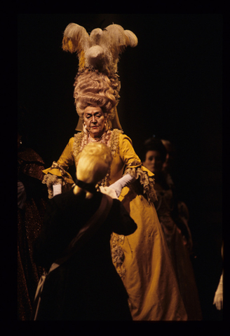 Leonie Rysanek (The Countess), Pikovaya Dama, Pyotr Ilyich Tchaikovsky. San Francisco Opera, 1993-94. Photographer: Marty Sohl/San Francisco Opera.