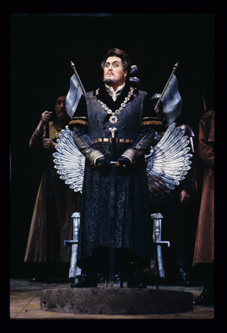 Peter Rose (Gessler), Guillaume Tell, Gioachino Rossini. San Francisco Opera, 1991-92. Photographer: Marty Sohl/San Francisco Opera.