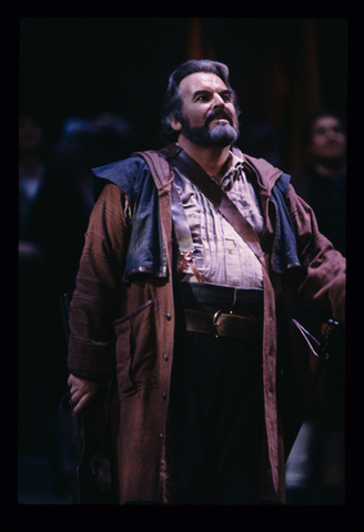 Timothy Noble (Guillaume Tell), Guillaume Tell, Gioachino Rossini. San Francisco Opera, 1991-92. Photographer: Marty Sohl/San Francisco Opera.