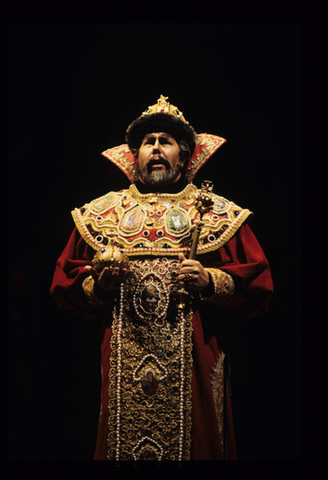 James Morris (Boris Godunov), Boris Godunov, Modest Petrovich Mussorgsky. San Francisco Opera, 1992-93. Photographer: Marty Sohl/San Francisco Opera.