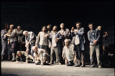 Chorus, Fidelio, Ludwig van Beethoven. San Francisco Opera, 1992-93. Photographer: Marty Sohl/San Francisco Opera.