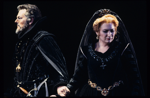 Robert Lloyd (Philip II), Carol Vaness (Elisabetta), Don Carlo, Giuseppe Verdi. San Francisco Opera, 1992-93. Photographer: Marty Sohl/San Francisco Opera.