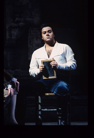 Bruno Beccaria (Andrea Chénier), Andrea Chénier, Umberto Giordano. San Francisco Opera, 1992-93. Photographer: Marty Sohl/San Francisco Opera.