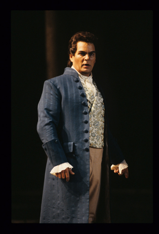 Wolfgang Brendel (Count Almaviva), Le Nozze di Figaro, Wolfgang Amadeus Mozart. San Francisco Opera, 1990-91. Photographer: Larry Merkle/San Francisco Opera.