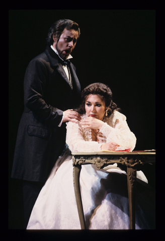 Paolo Coni (Giorgio Germont), Carol Vaness (Violetta Valéry), La Traviata, Giuseppe Verdi. San Francisco Opera, 1991-92. Photographer: Marty Sohl/San Francisco Opera.