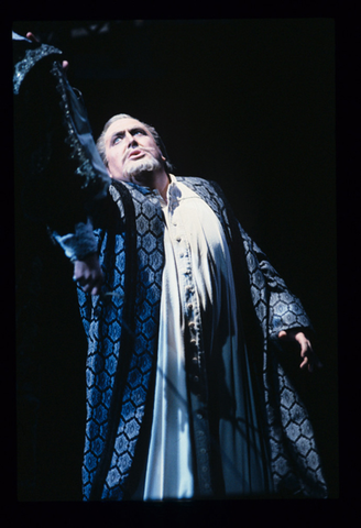 Peter Rose (The Commendatore), Don Giovanni, Wolfgang Amadeus Mozart. San Francisco Opera, 1991-92. Photographer: Marty Sohl/San Francisco Opera.