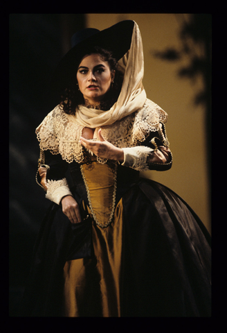 Kallen Esperian (Donna Elvira), Don Giovanni, Wolfgang Amadeus Mozart. San Francisco Opera, 1991-92. Photographer: Marty Sohl/San Francisco Opera.