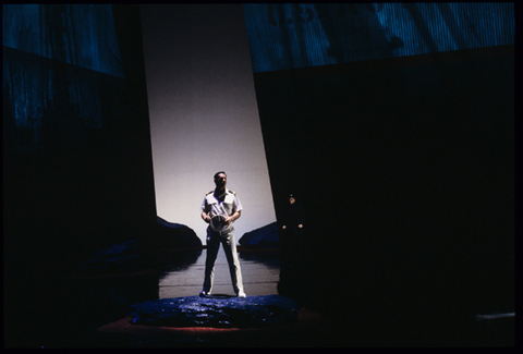 Tom Fox (Ryuji Tsukazaki), Das Verratene Meer, Hans Werner Henze. San Francisco Opera, 1991-92. Photographer: Marty Sohl/San Francisco Opera.