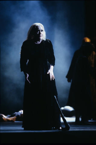 Gwyneth Jones (Elektra), Elektra, Richard Strauss. San Francisco Opera, 1991-92. Photographer: Marty Sohl/San Francisco Opera.