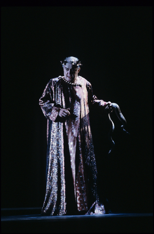 James King (Aegisth), Elektra, Richard Strauss. San Francisco Opera, 1991-92. Photographer: Marty Sohl/San Francisco Opera.