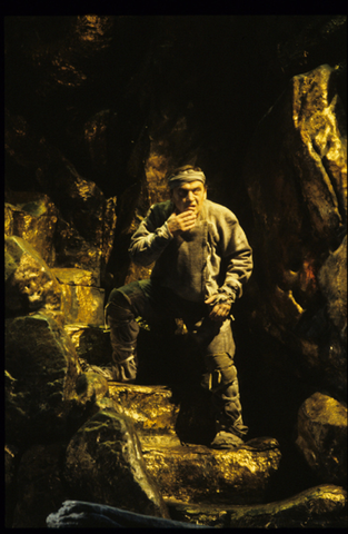 Helmut Pampuch (Mime), Das Rheingold, Richard Wagner. San Francisco Opera, 1989-90. Photographer: Marty Sohl/San Francisco Opera.