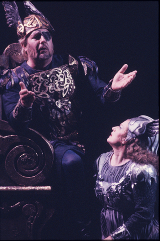 James Morris (Wotan), Janis Martin (Brünnhilde), Die Walküre, Richard Wagner. San Francisco Opera, 1989-90. Photographer: Larry Merkle/San Francisco Opera.