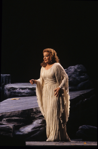 Gwyneth Jones (Brünnhilde), Siegfried, Richard Wagner. San Francisco Opera, 1989-90. Photographer: Marty Sohl/San Francisco Opera.