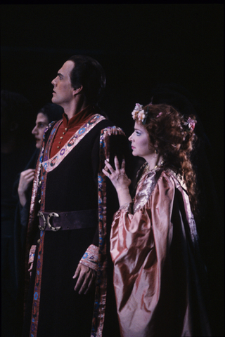 Michael Devlin (Gunther), Kathryn Day (Gutrune), Götterdämmerung, Richard Wagner. San Francisco Opera, 1989-90. Photographer: Marty Sohl/San Francisco Opera.