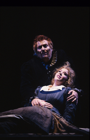 Alain Fondary (Rigoletto), Ruth Ann Swenson (Gilda), Rigoletto, Giuseppe Verdi. San Francisco Opera, 1990-91. Photographer: Marty Sohl/San Francisco Opera.