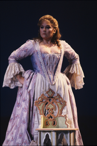 Cheryl Parrish (Blondchen), Die Entführung aus dem Serail, Wolfgang Amadeus Mozart. San Francisco Opera, 1990-91. Photographer: Marty Sohl/San Francisco Opera.