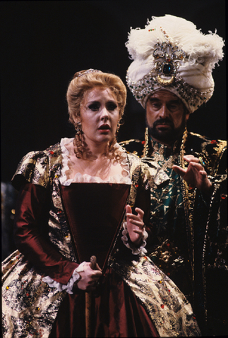 Susan Patterson (Constanze), Frank Hoffmann (Pasha Selim), Die Entführung aus dem Serail, Wolfgang Amadeus Mozart. San Francisco Opera, 1990-91. Photographer: Marty Sohl/San Francisco Opera.