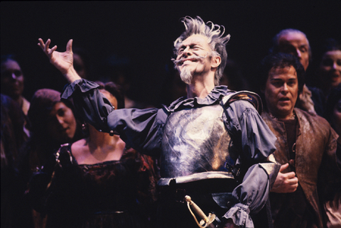 Samuel Ramey (Don Quichotte), Chorus, Don Quichotte, Jules Massenet. San Francisco Opera, 1990-91. Photographer: Larry Merkle/San Francisco Opera.